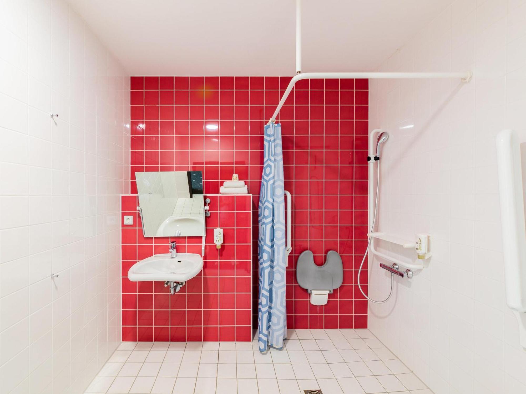 Duesseldorf-airport Hotel 2*