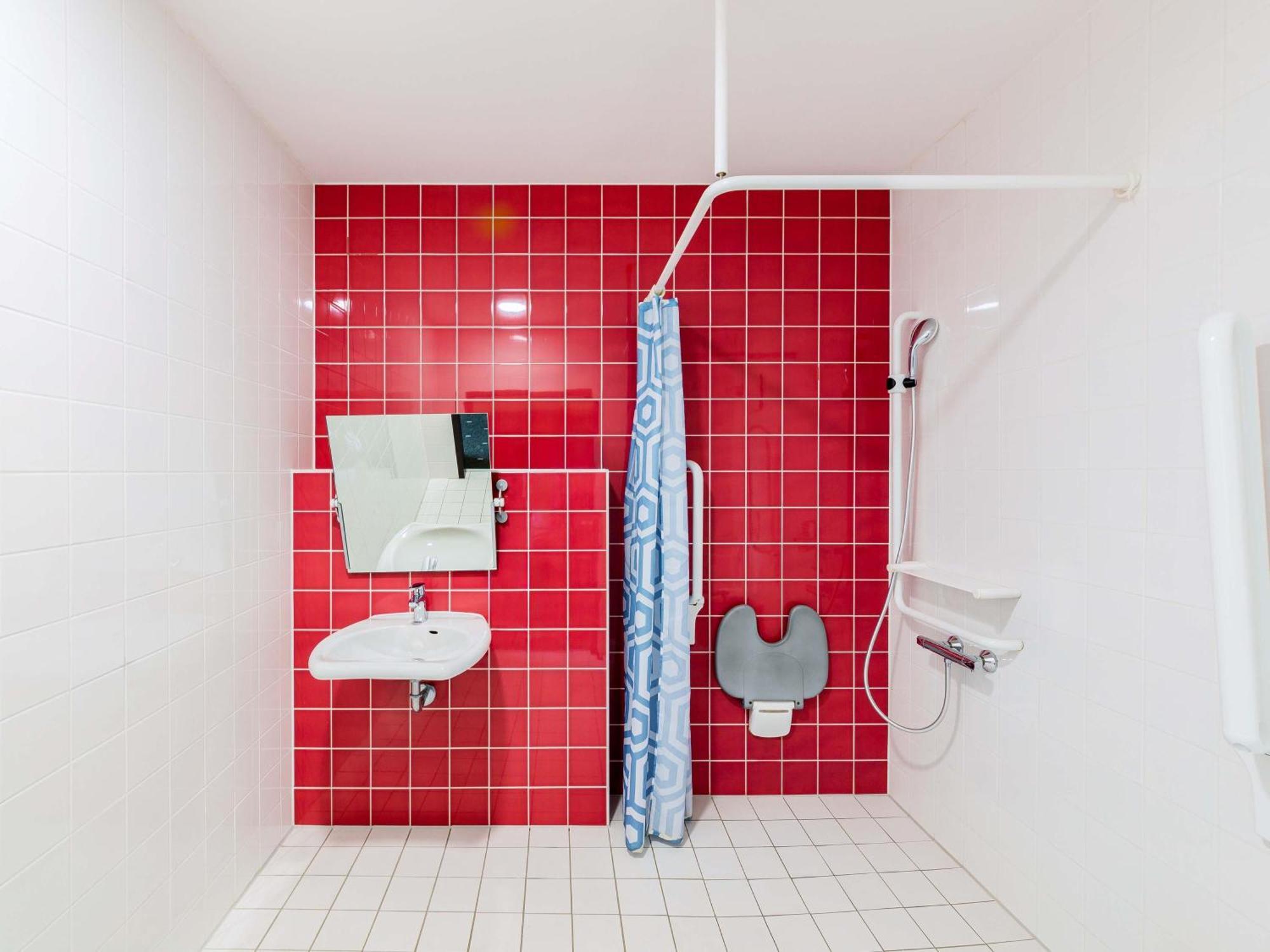 Düsseldorf-airport Hotel 3*